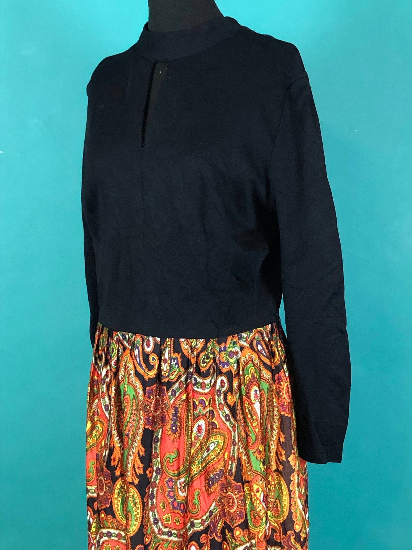 Keyhole Paisley Dress Vintage 70s Long Sleeve Mock Neck Retro Hippie Boho size 14