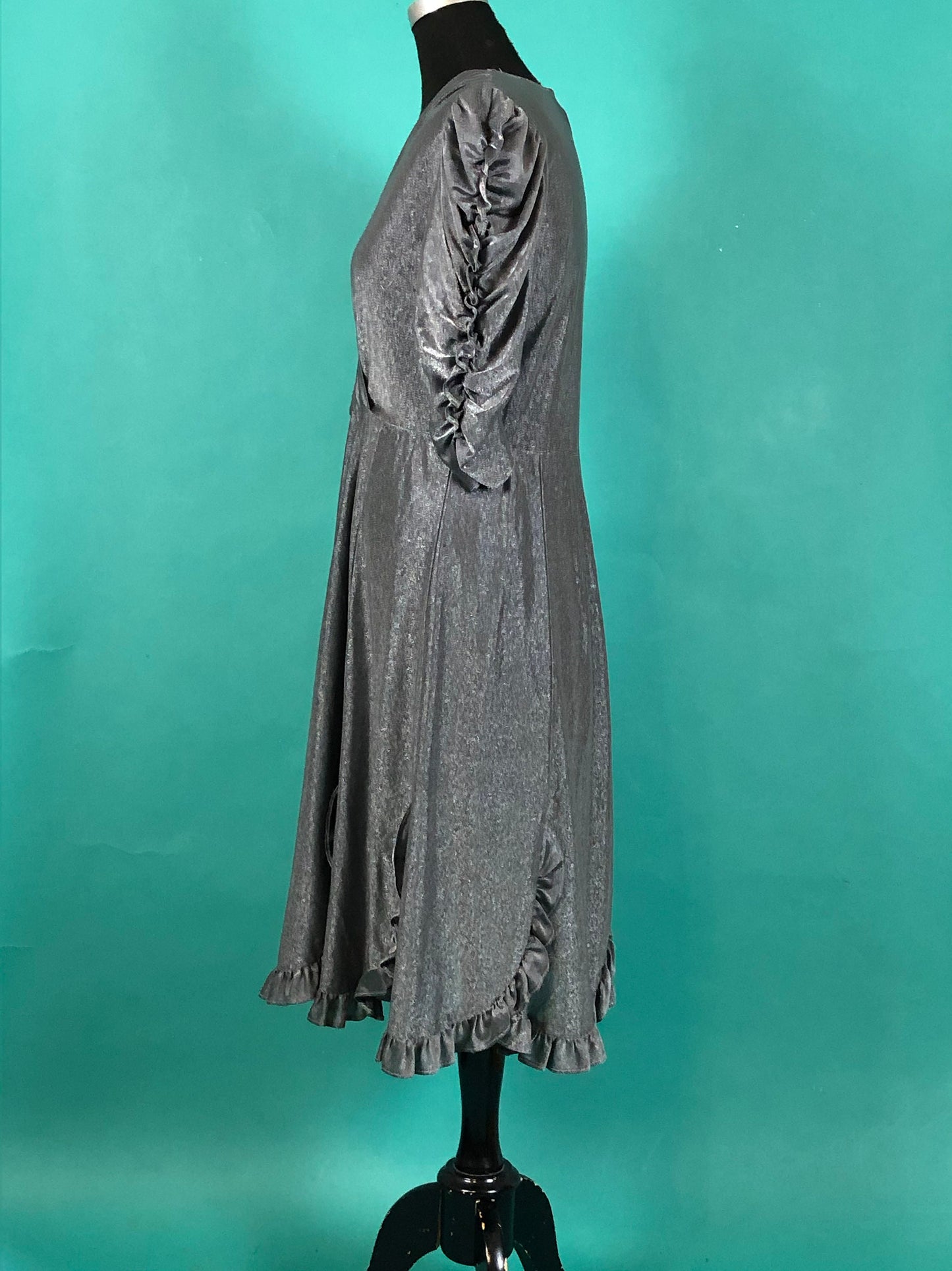 Metallic Silver Party Dress Vintage 70s Deep V Ruched Sleeve Ruffled Skirt Cinched Waist David Robin by Yvette Midi Cocktail size 7