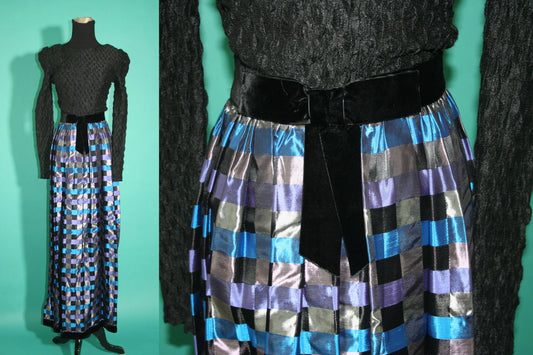 Vintage 1960s 60s Popcorn Long Sleeve Metallic Quilt Pattern Maxi Formal Evening Holiday Velvet Trim and Bow Waist Dress Gown Extra Small XS