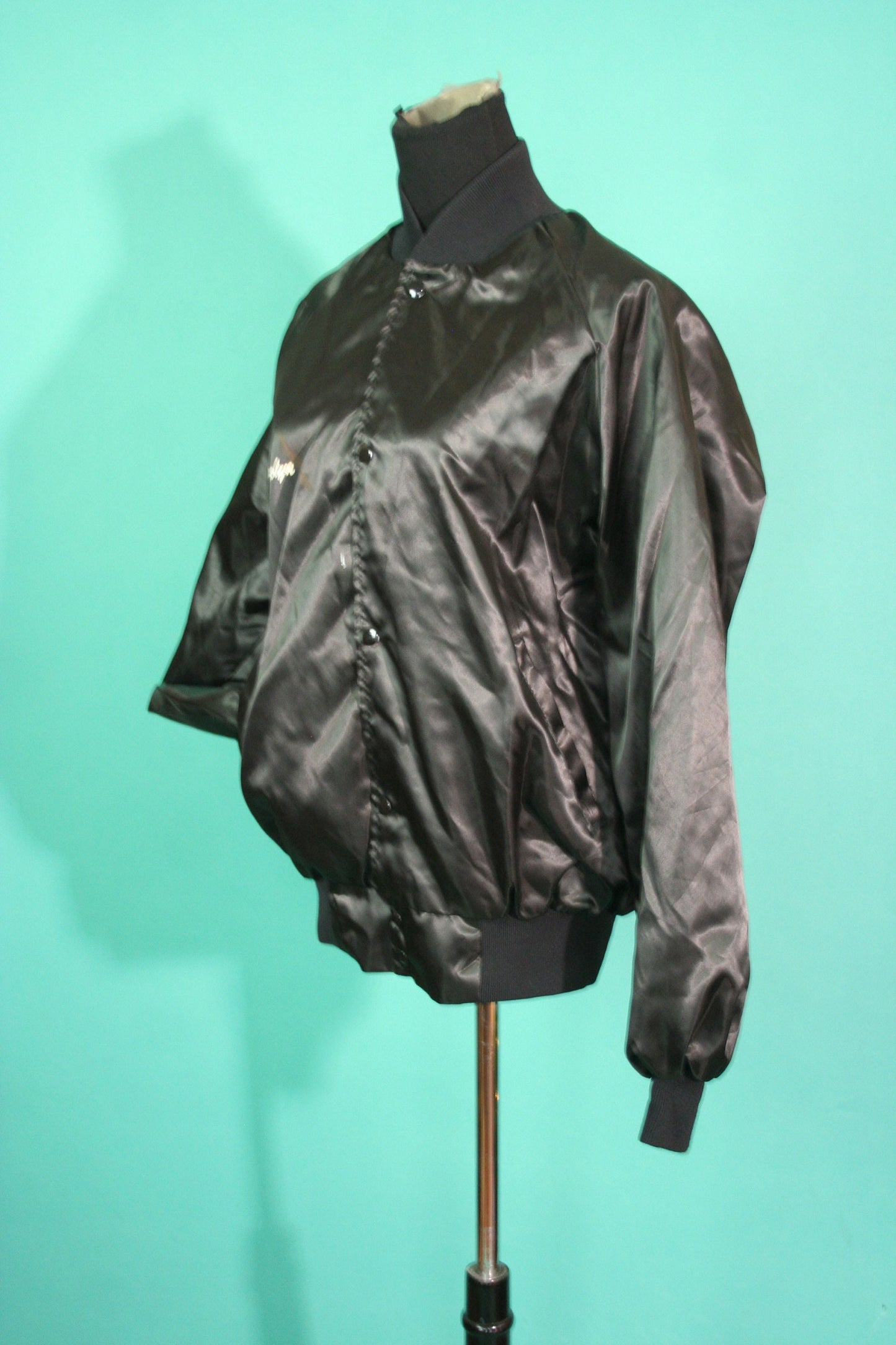 Vintage 1980s 80s Black Snap Button Up Shiny Carolyn Letterman Bomber Baseball Trucker Windbreaker Jacket size Medium M