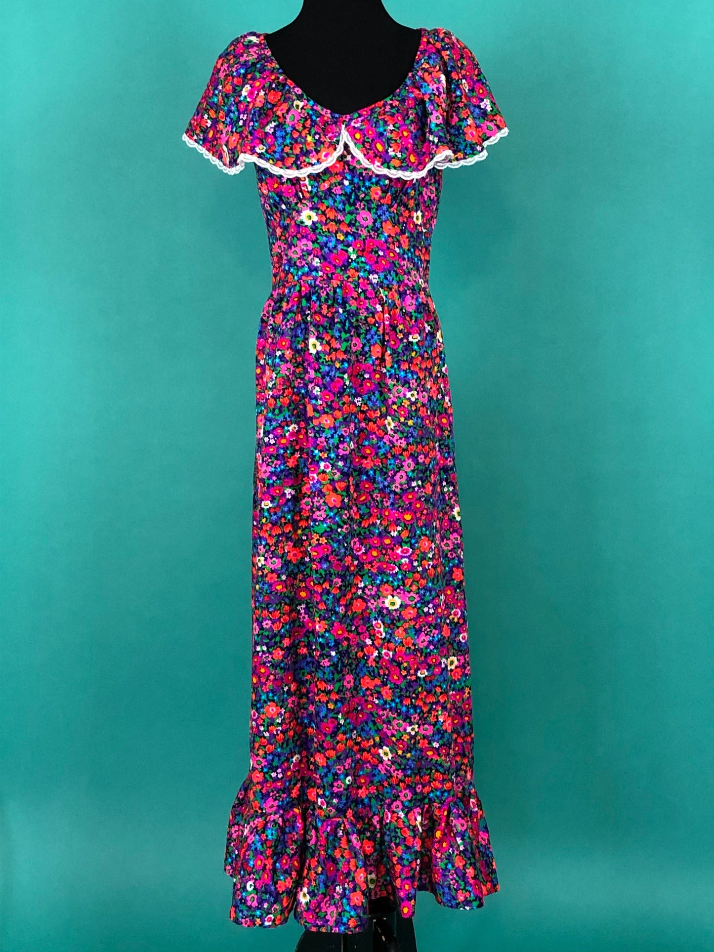 Vintage 1970s Bright Flower Ruffled Collar Lace Empire Long Hippie Maxi Dress size Small