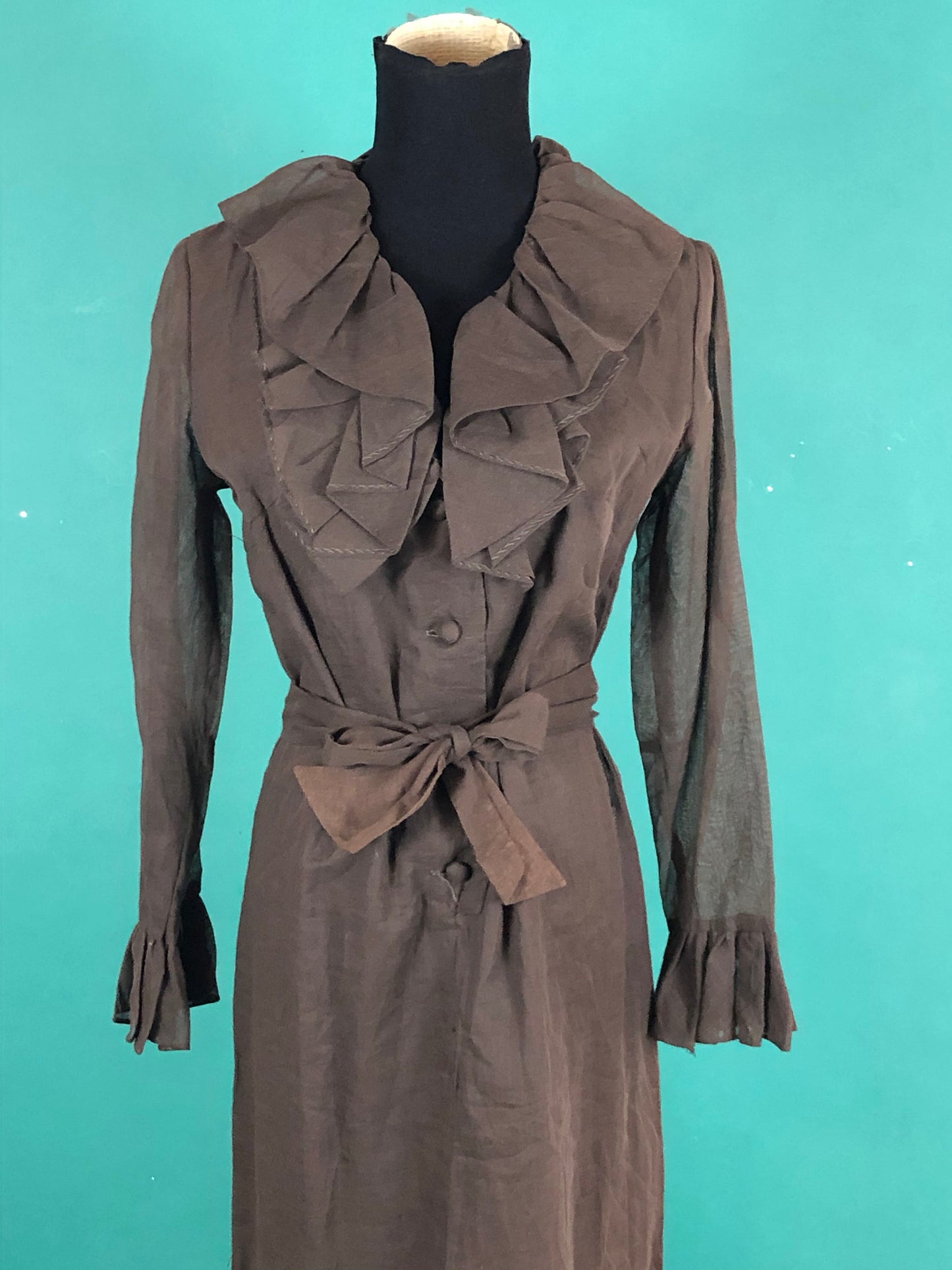 Brown Ruffled Collar Tuxedo Dress Vintage 70s Long Sheer Sleeve Belted Waist Knee Length Button Up Shift Dress size 12
