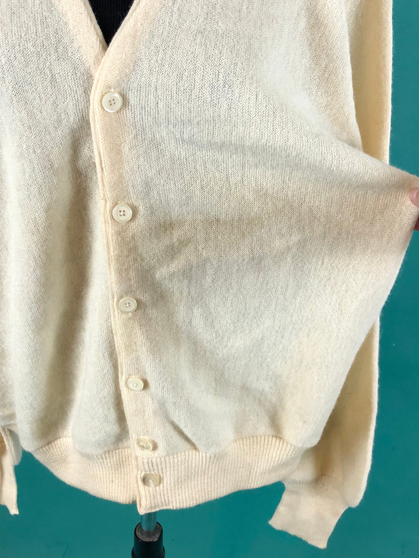 Cream Arnold Palmer Vintage 70’s Extra Long Sleeve Button Up Cardigan