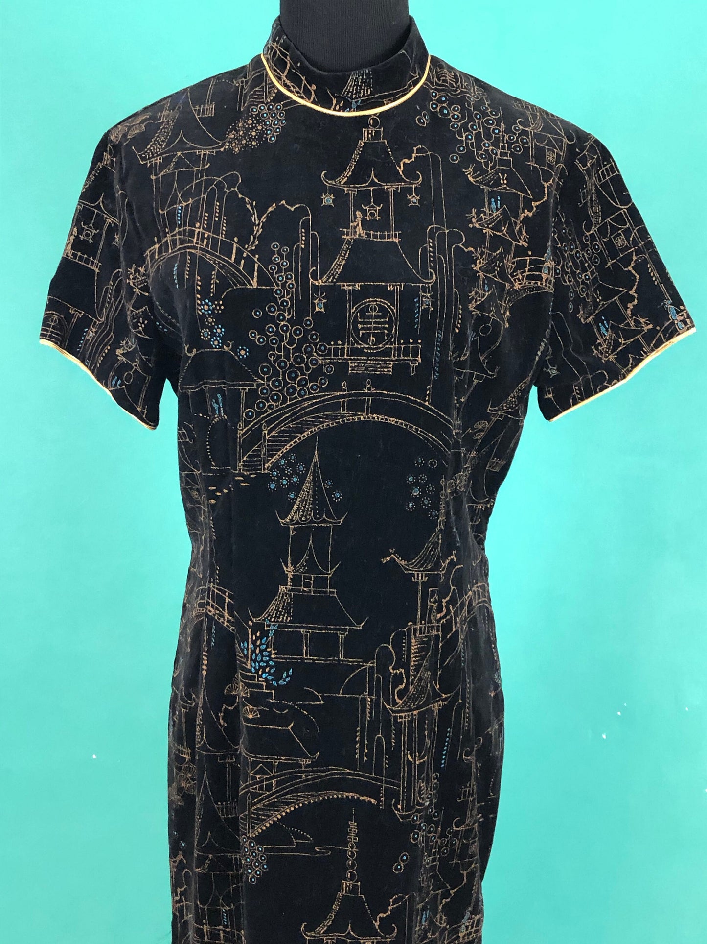 Mandarin Black Crushed Velvet Temple Palace Hawaiian Vintage 70s Short Sleeve Alfred Shaheen Dress