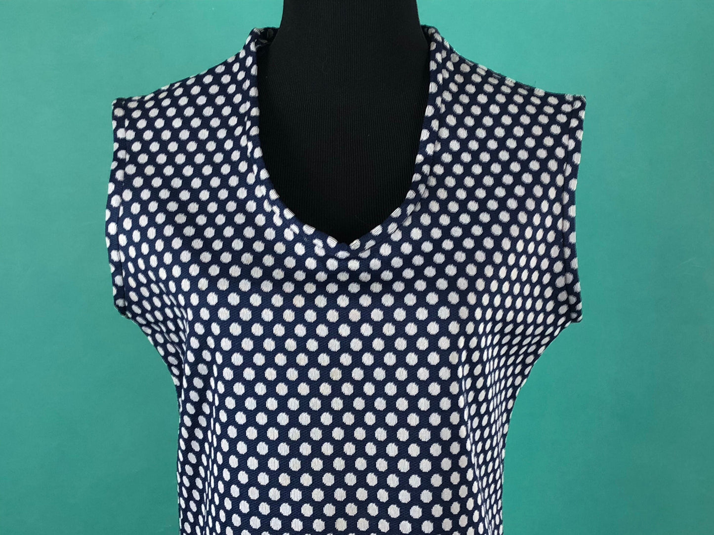 Navy and White Polka Dot Vintage 60s V Neck Polyester Mod Retro Sleeveless Muscle T Tank Top size Medium