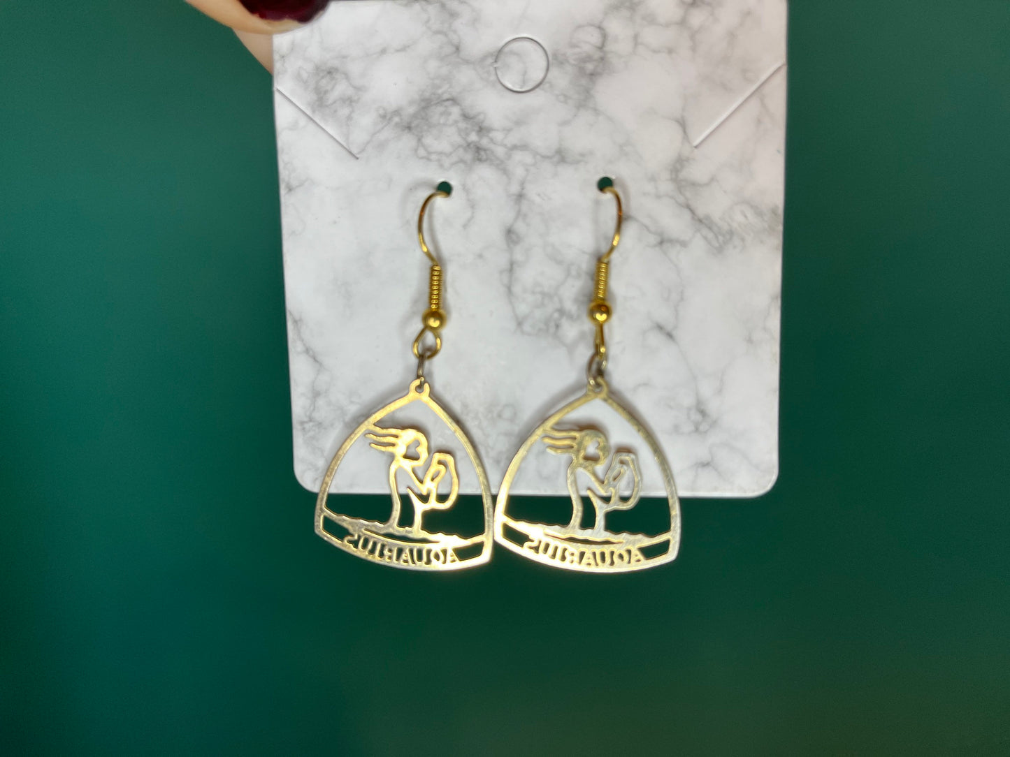 Metal Gold 70s Vintage Zodiac Aquarius Dangle Hook Earrings