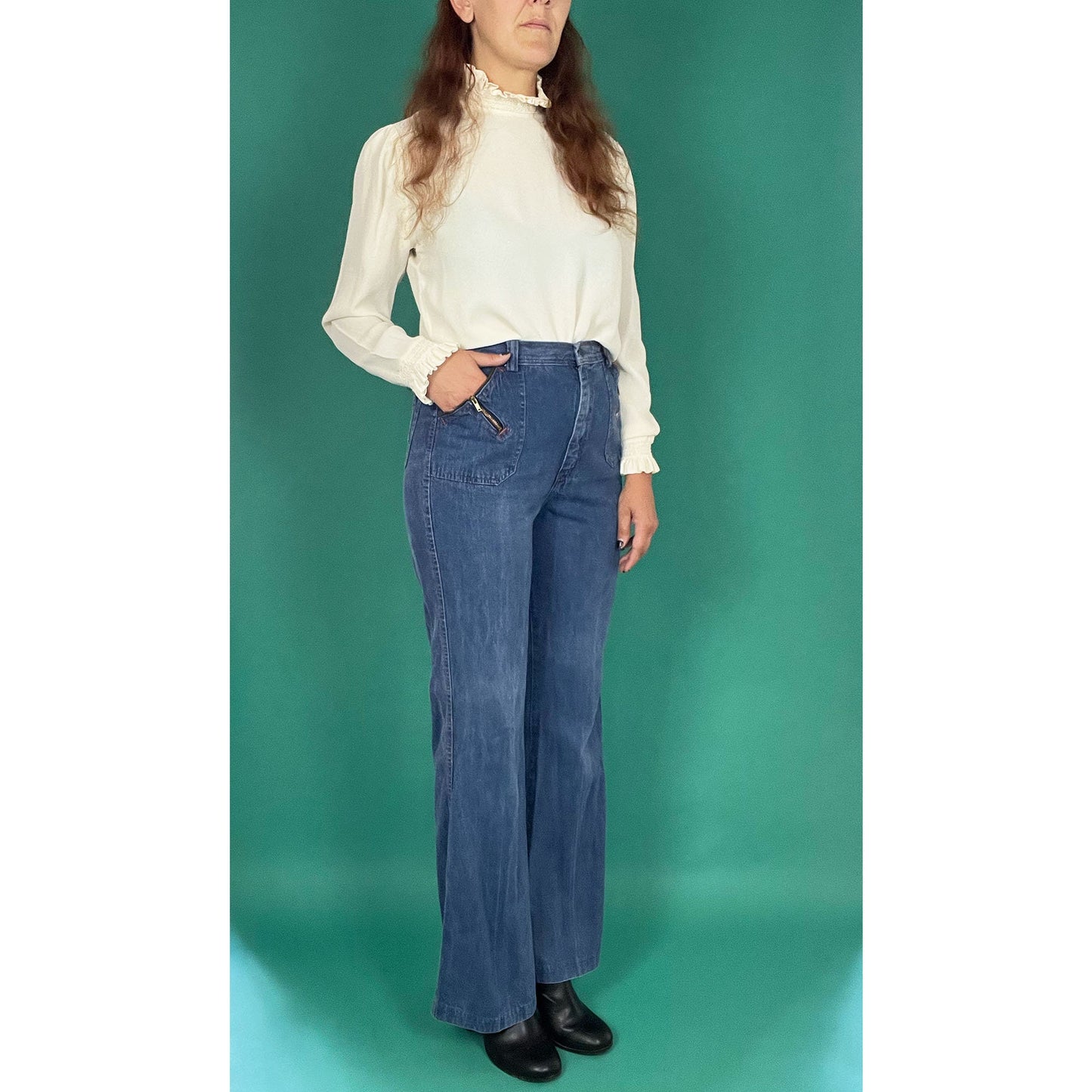 Mid Rise Medium Wash Vintage 60s 70s Zipper Pocket Wide Leg Boot Cut Denim Blue Jeans size 14