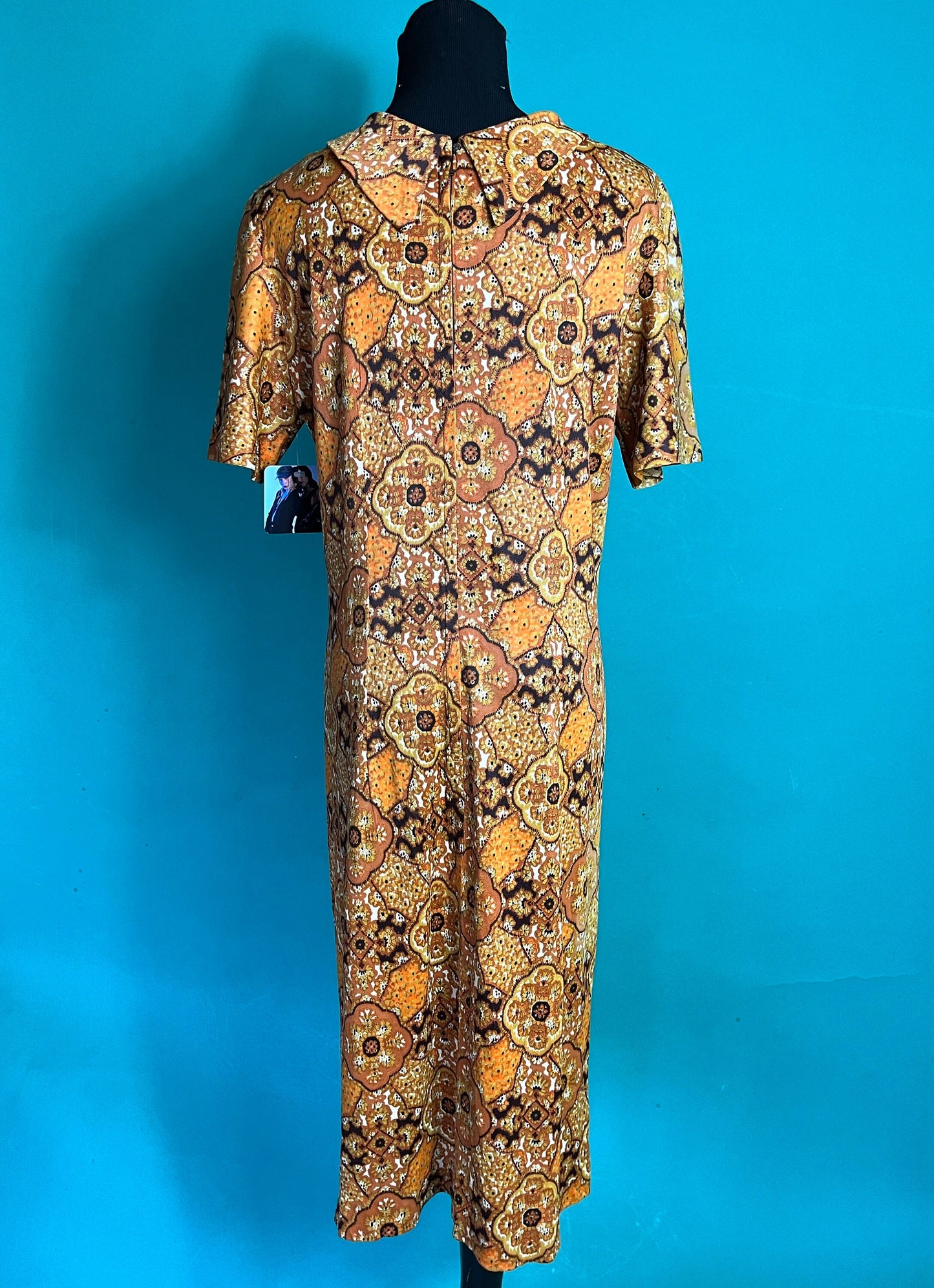 Medium Vintage Paisley Psychedelic Rust and Orange Tie Collar Shift Midi Mod 60s Dress