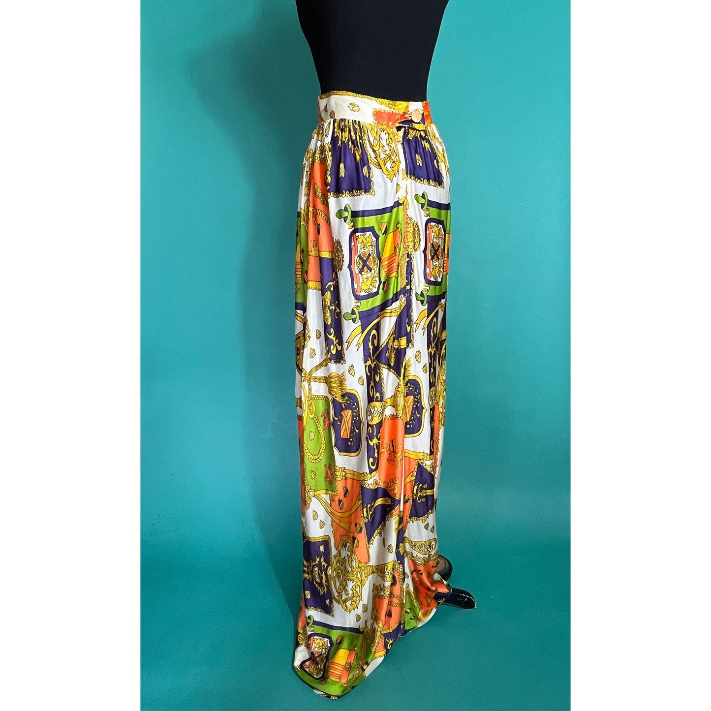 70s Vintage Bright Crest Print High Waisted Graphic Maxi Skirt size Small