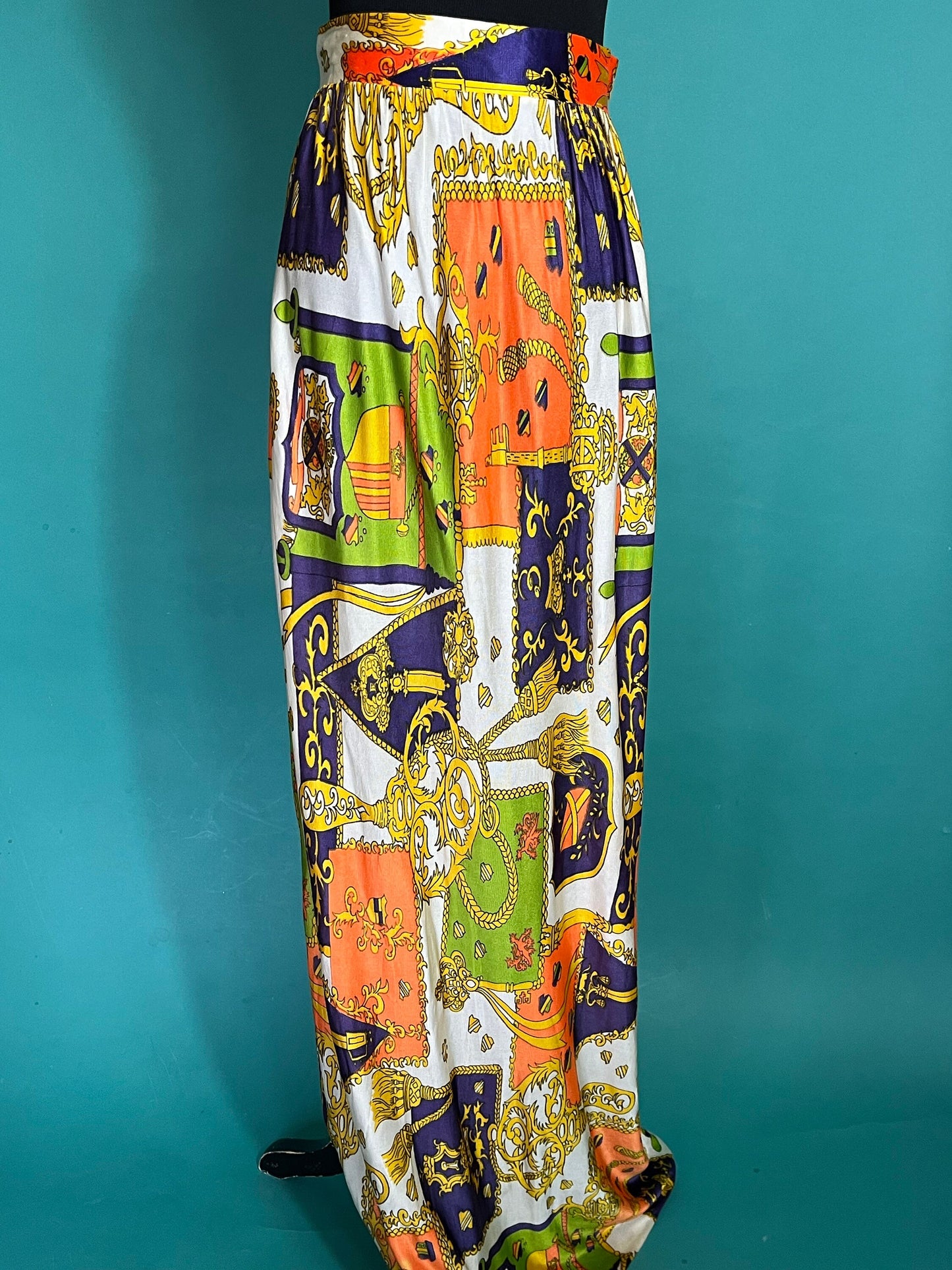 70s Vintage Bright Crest Print High Waisted Graphic Maxi Skirt size Small