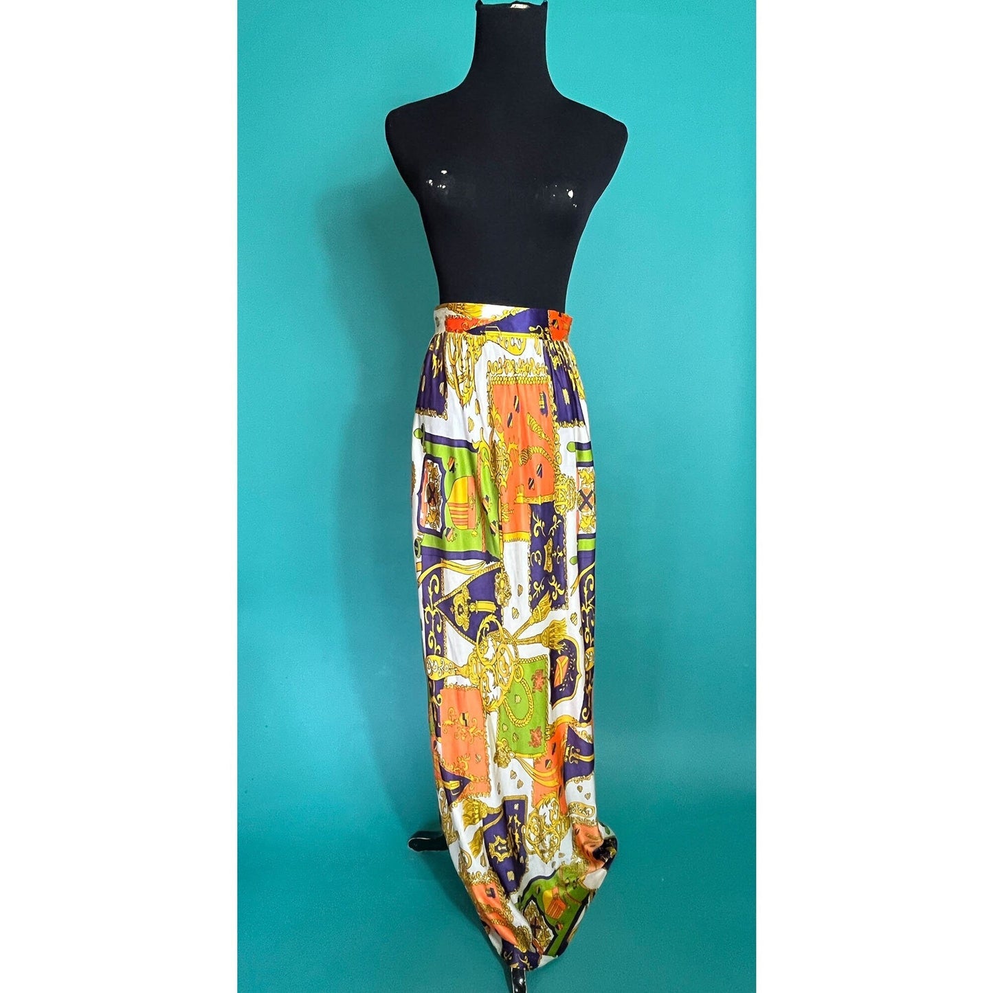 70s Vintage Bright Crest Print High Waisted Graphic Maxi Skirt size Small