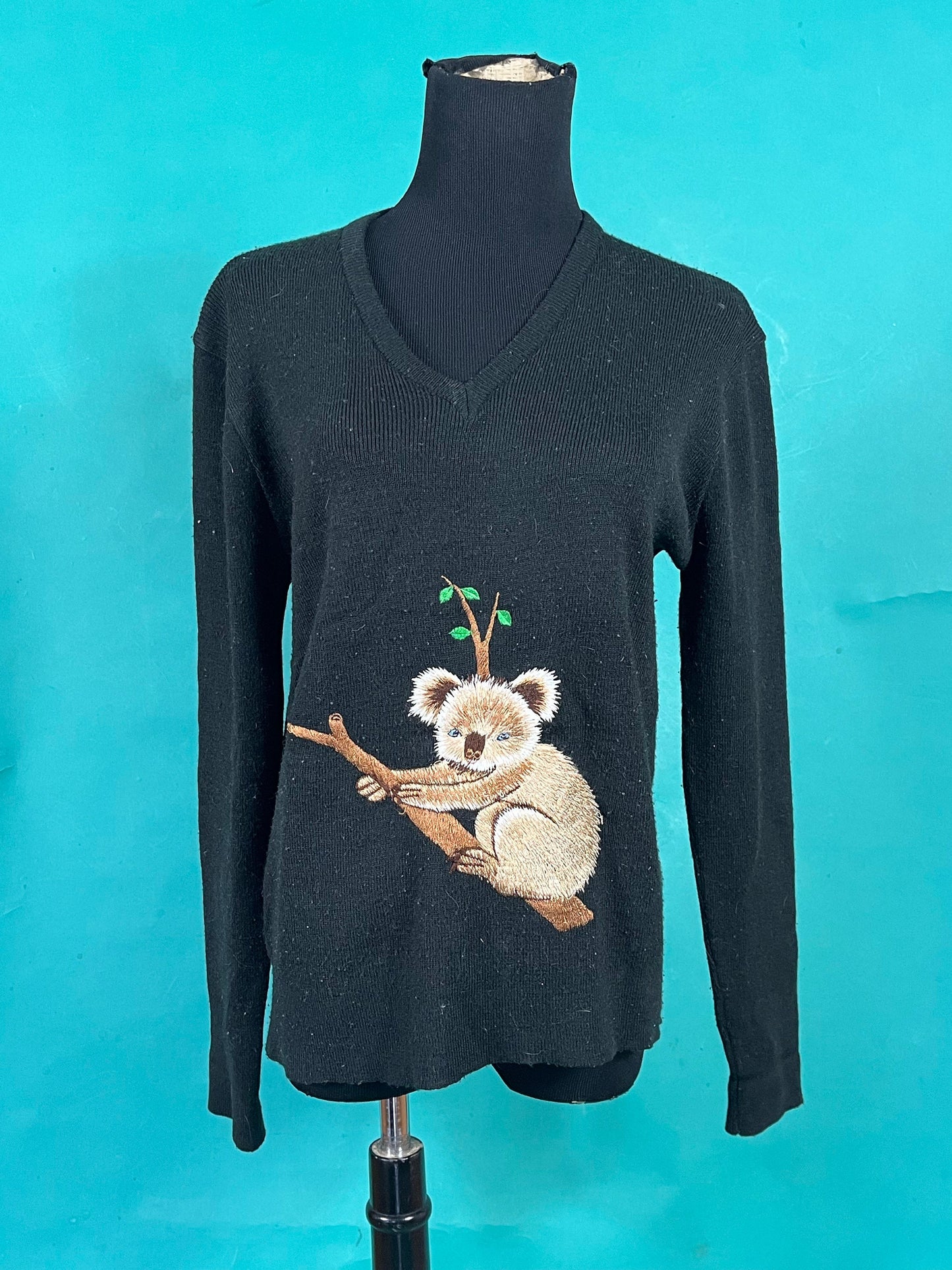 Vintage 60s Le Roy Knitwear Applique Embroidered Koala V Neck Pullover Sweatshirt size Large