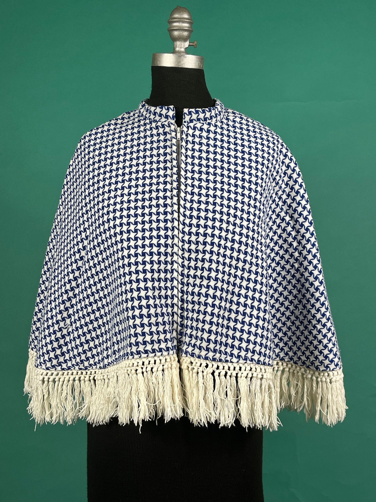 Vintage 70s Blue and White Houndstooth Tasseled Zip Up Quilted Lined Winter  Poncho Cape