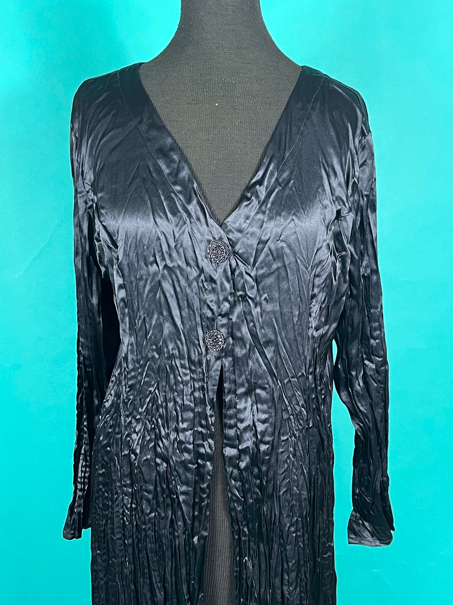 Vintage 90s Black Silk Long Crinkle Goth Witchy Button Up Long Sleeve Pullover Light Coat