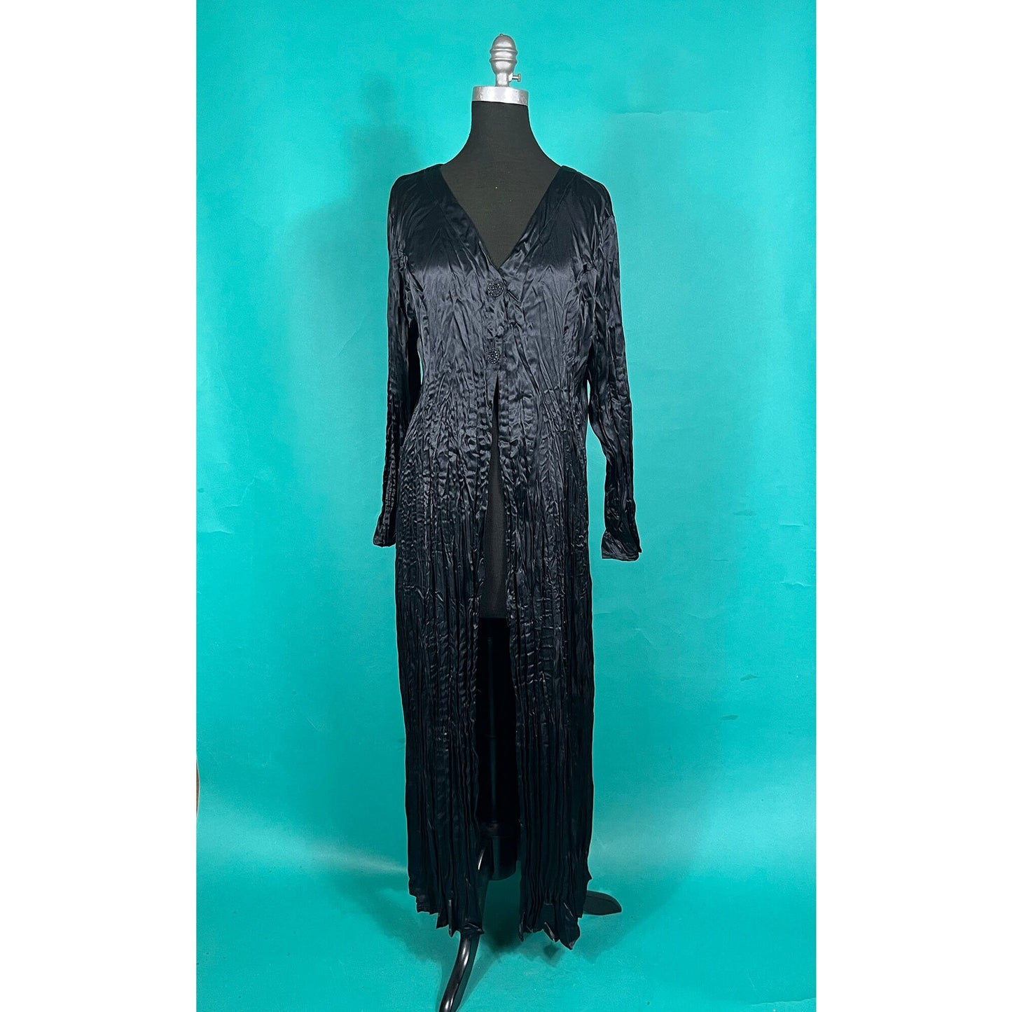 Vintage 90s Black Silk Long Crinkle Goth Witchy Button Up Long Sleeve Pullover Light Coat
