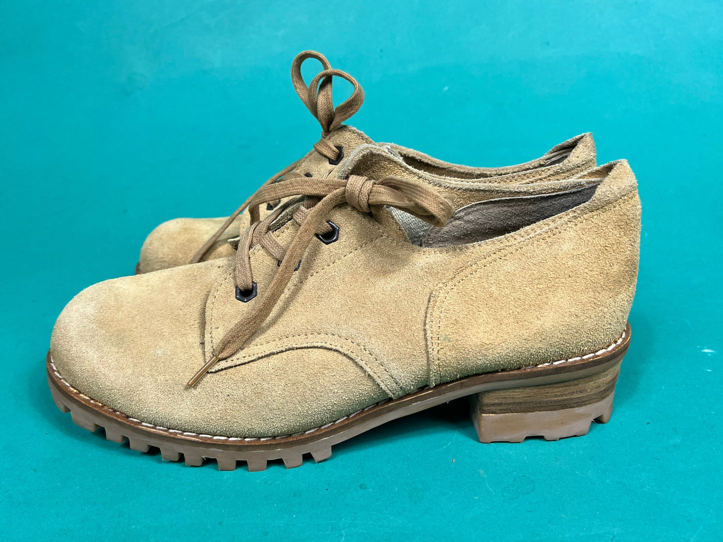Vintage 90s Tan Suede Chunk Heel Lace Up Ankle Free Life by Citimax Boots size 9