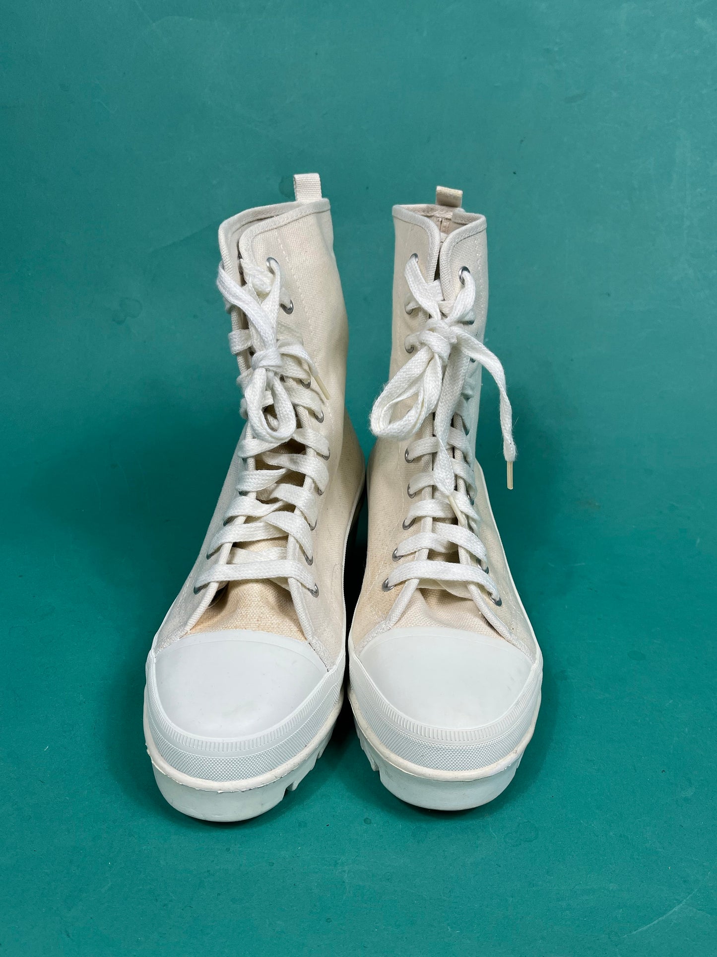 Vintage 90s Cream Canvas Chunk Heel Lace Up Combat Calf Length Manzoni Boots size 9