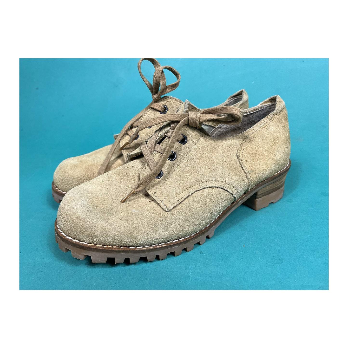 Vintage 90s Tan Suede Chunk Heel Lace Up Ankle Free Life by Citimax Boots size 9