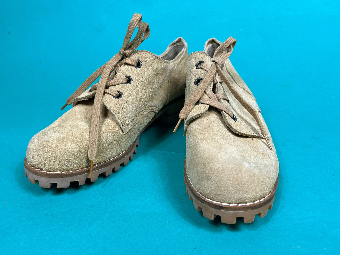 Vintage 90s Tan Suede Chunk Heel Lace Up Ankle Free Life by Citimax Boots size 9