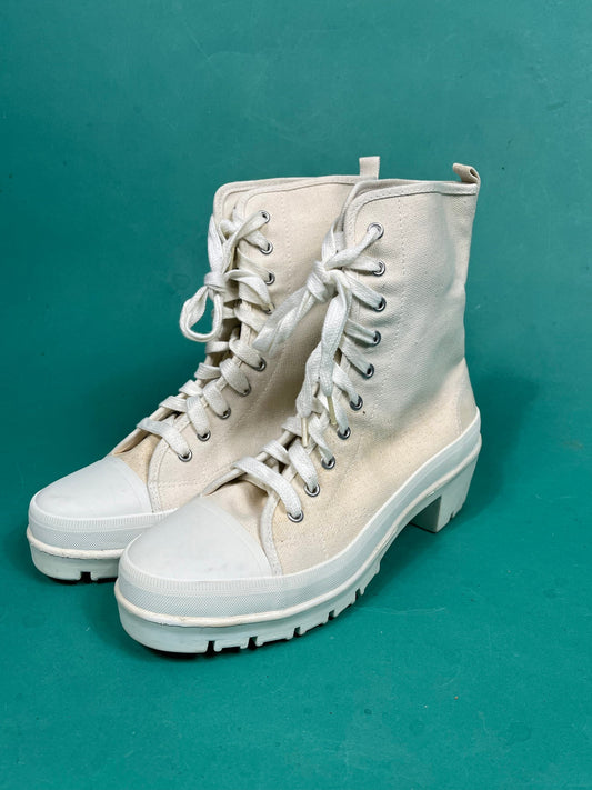 Vintage 90s Cream Canvas Chunk Heel Lace Up Combat Calf Length Manzoni Boots size 9